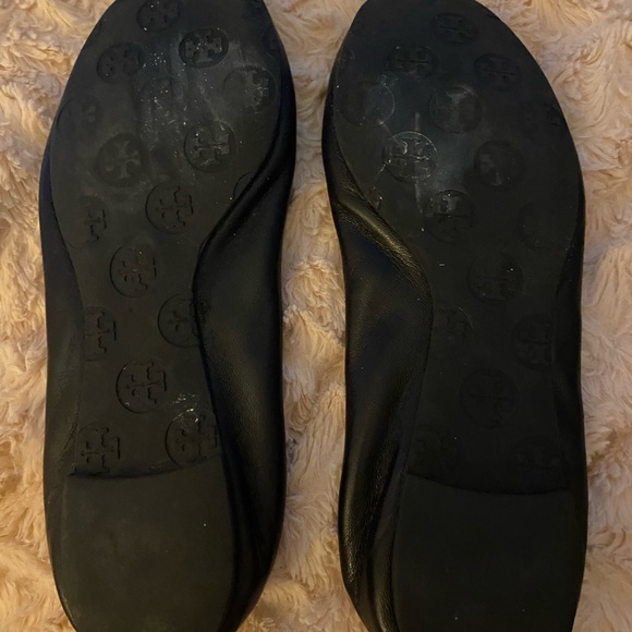 Tory Burch black ballet flats. Gold emblem. Sz9 - Picture 5 of 7